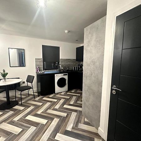 Newark House - 1 Bed Apartment 피터버러 외부 사진