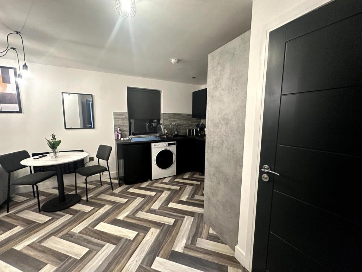 Newark House - 1 Bed Apartment 피터버러 외부 사진