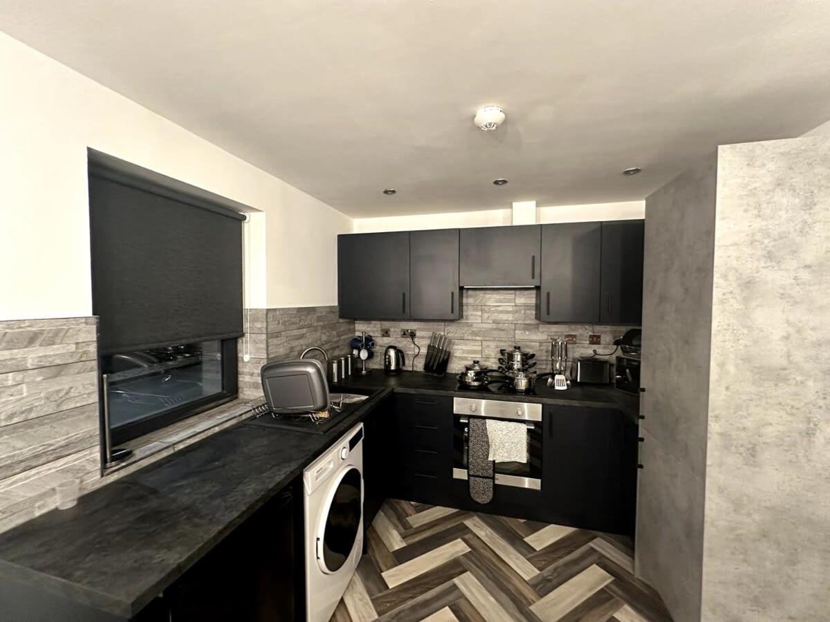 Newark House - 1 Bed Apartment 피터버러 외부 사진