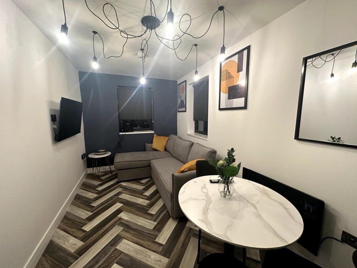 Newark House - 1 Bed Apartment 피터버러 외부 사진